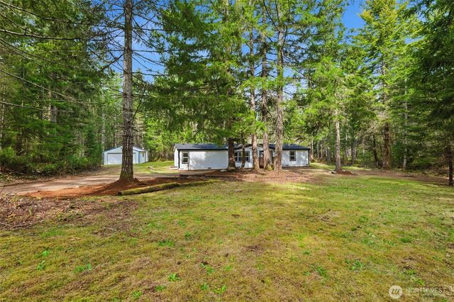161 N Broken Arrow Drive, Hoodsport, WA 98548