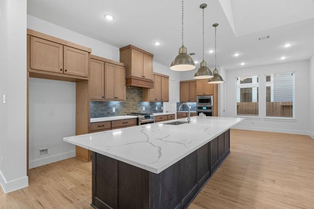 12222 Luke Drive, Mont Belvieu, TX 77523