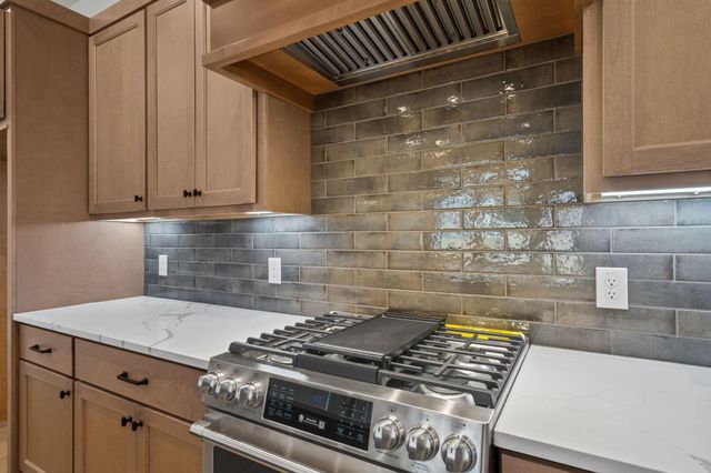 12222 Luke Drive, Mont Belvieu, TX 77523