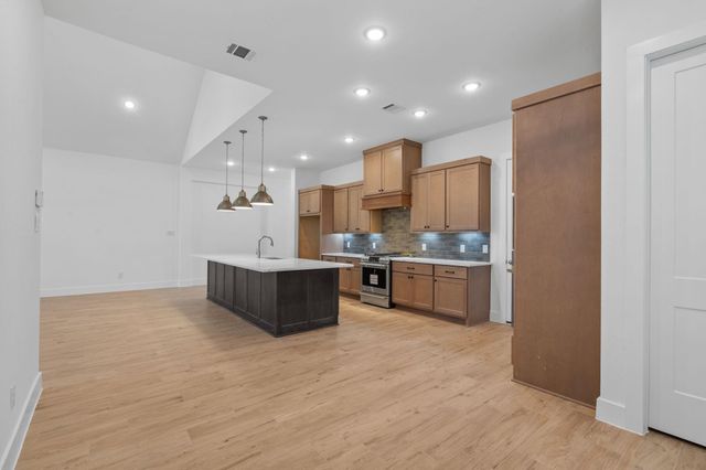 12222 Luke Drive, Mont Belvieu, TX 77523