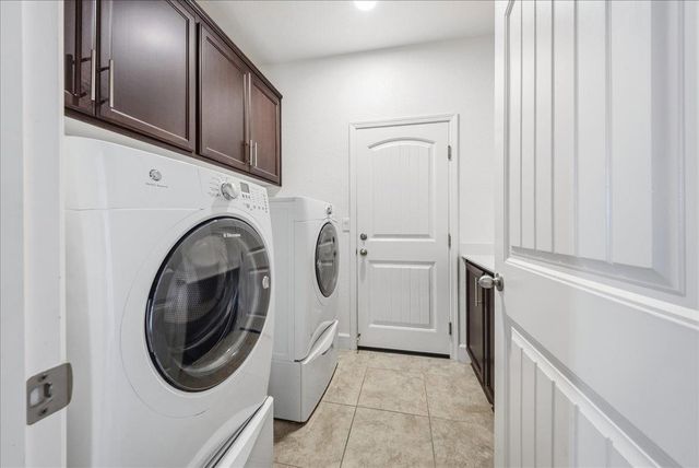 5624 Saratoga Cir, Rocklin, CA 95765