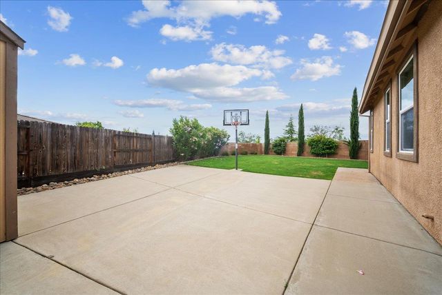 5624 Saratoga Cir, Rocklin, CA 95765