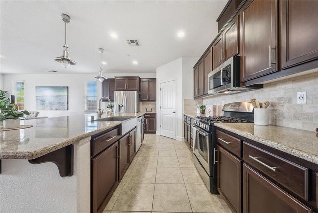 5624 Saratoga Cir, Rocklin, CA 95765