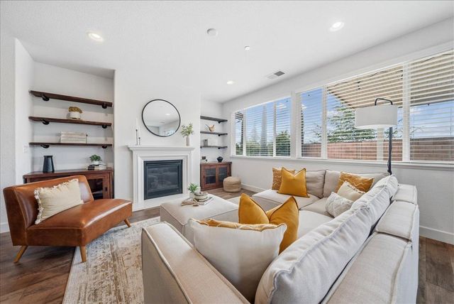 5624 Saratoga Cir, Rocklin, CA 95765