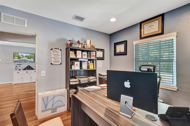 423 SE 19th Street, Fort Lauderdale, FL 33316