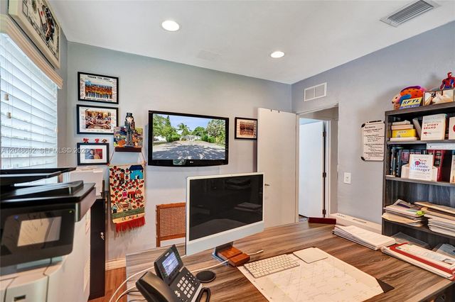 423 SE 19th Street, Fort Lauderdale, FL 33316