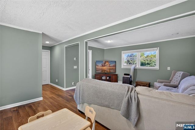 14 Bettino Drive, Ogdensburg, NJ 07439