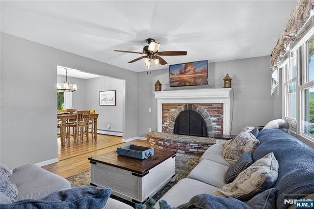 14 Bettino Drive, Ogdensburg, NJ 07439
