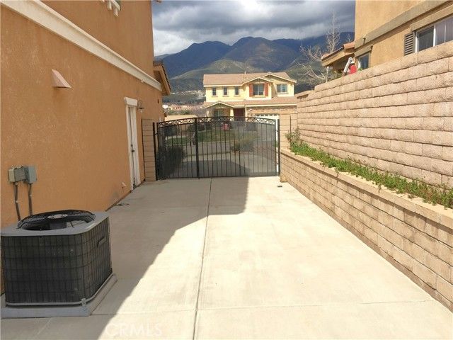 15213 Hawk, Fontana, CA 92336