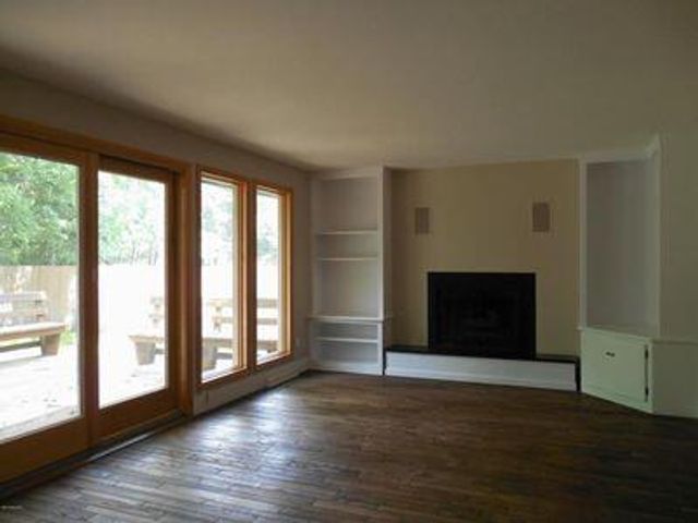 1439 Ivanhoe Road, Ludington, MI 49431