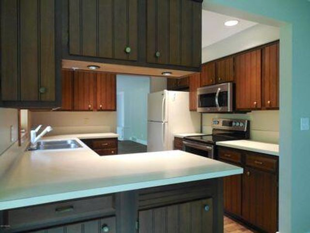 1439 Ivanhoe Road, Ludington, MI 49431