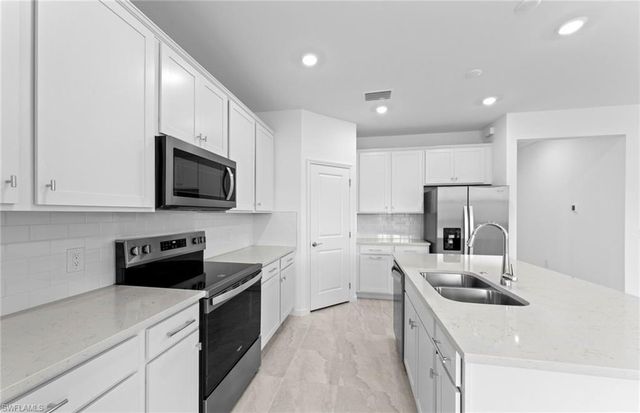 3849 Passion Vine DR, Alva, FL 33920