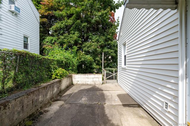 21 Annsville Trail, Yonkers, NY 10703