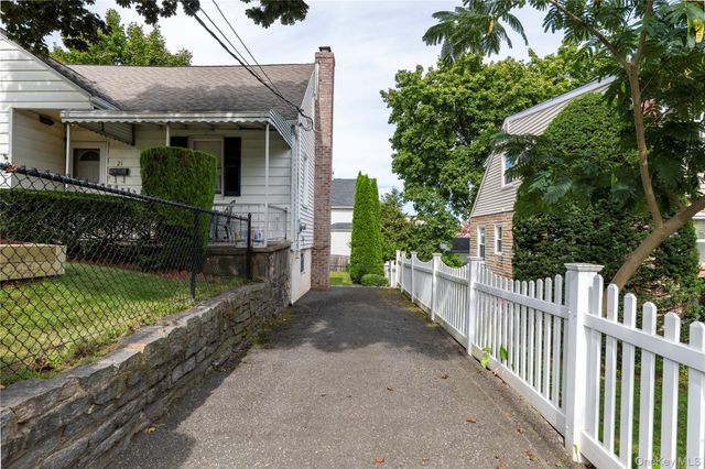 21 Annsville Trail, Yonkers, NY 10703
