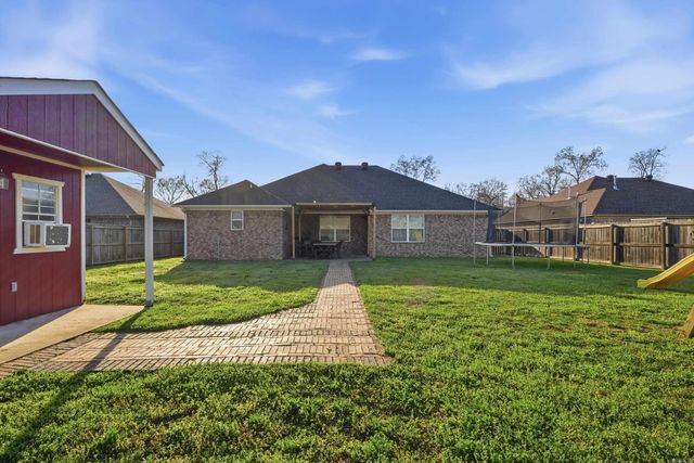 11 Weatherwood Drive, Greenbrier, AR 72058