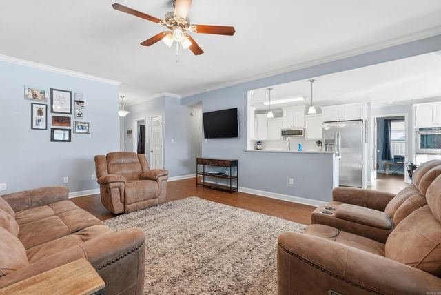 11 Weatherwood Drive, Greenbrier, AR 72058