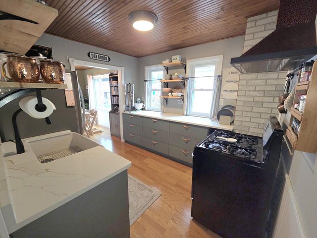 1920 S 97th STREET, West Allis, WI 53227