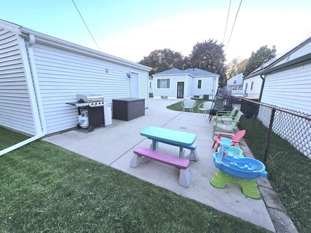 1920 S 97th STREET, West Allis, WI 53227