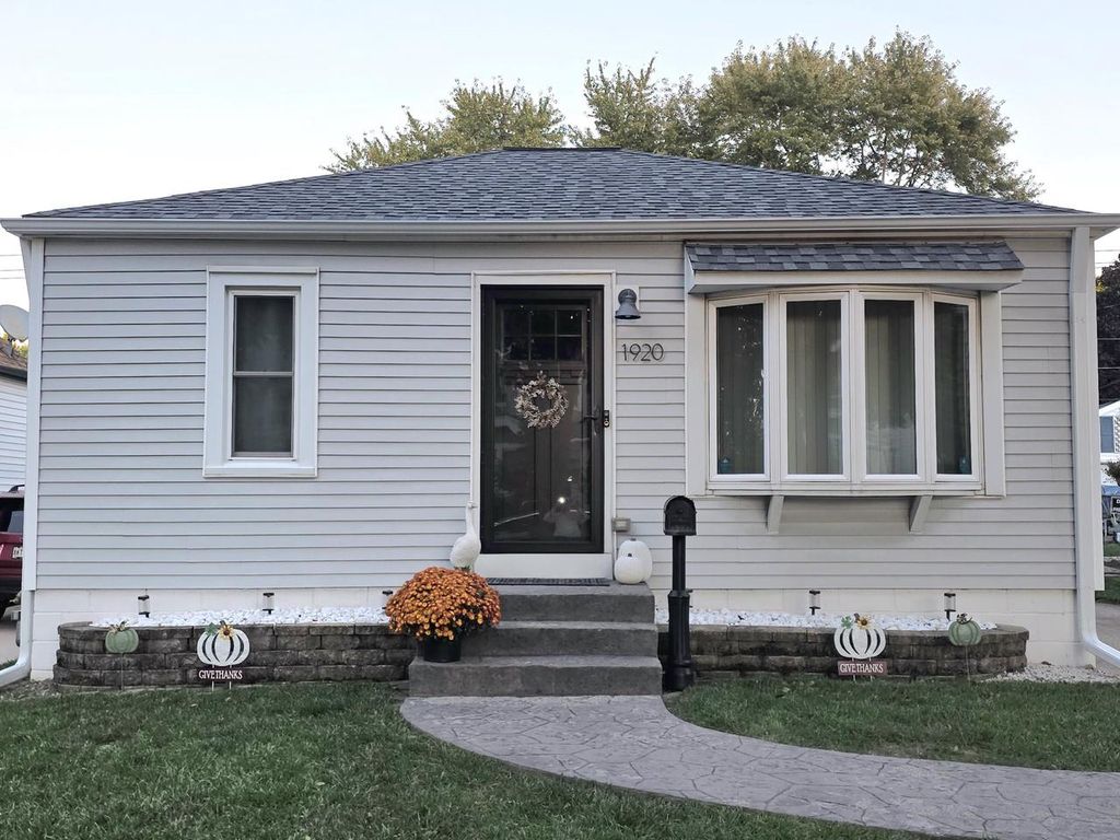 1920 S 97th STREET, West Allis, WI 53227