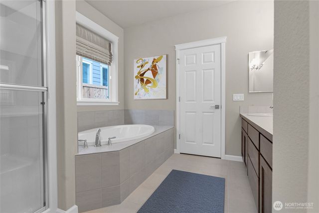 9057 Wyatt Loop SE, Tumwater, WA 98501