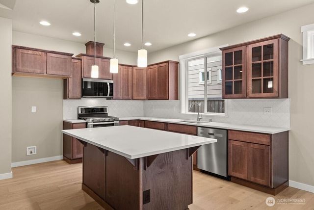 9057 Wyatt Loop SE, Tumwater, WA 98501