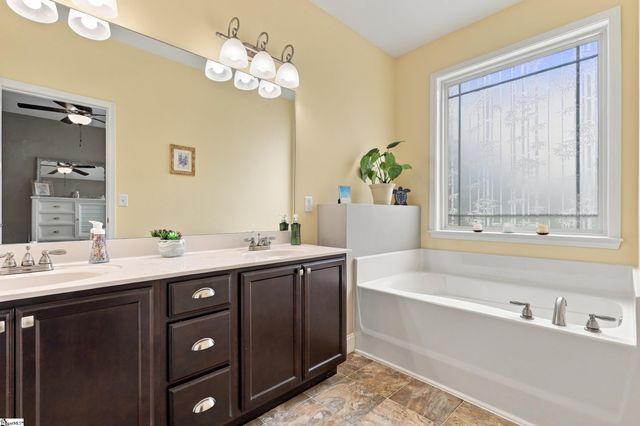 302 Palins Court, Easley, SC 29642