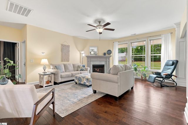 302 Palins Court, Easley, SC 29642