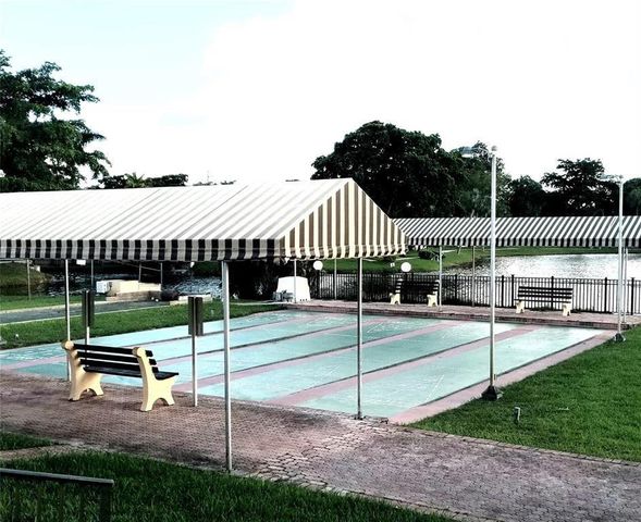 351 Cambridge Road 104, Hollywood, FL 33024