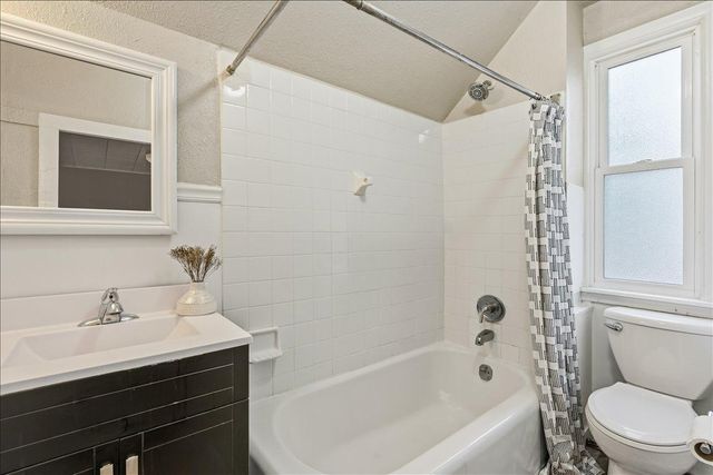 908 Sherburne Avenue, Saint Paul, MN 55104