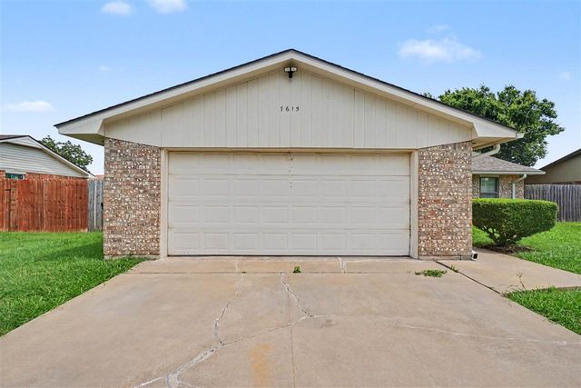 7615 SW Delta Ave, Lawton, OK 73505