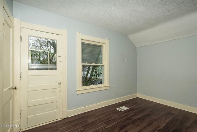 4211 Jackman Road, Toledo, OH 43612