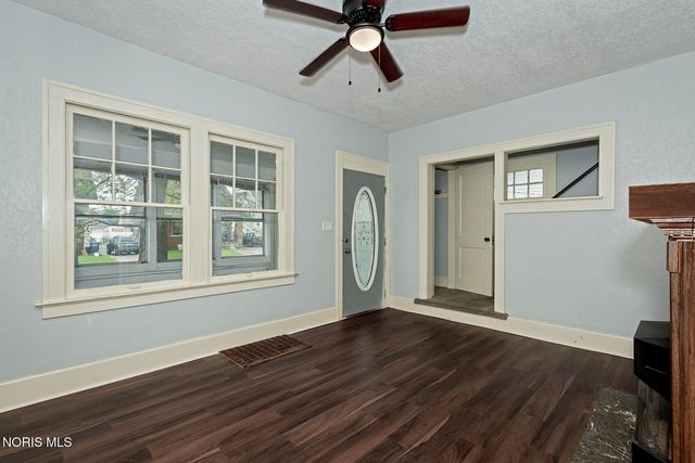 4211 Jackman Road, Toledo, OH 43612
