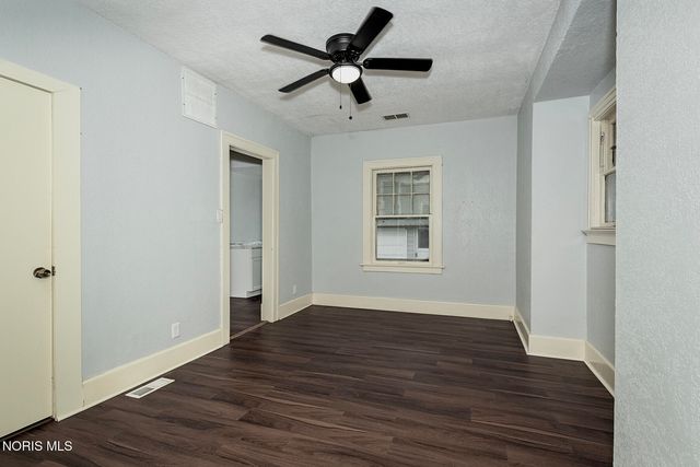 4211 Jackman Road, Toledo, OH 43612