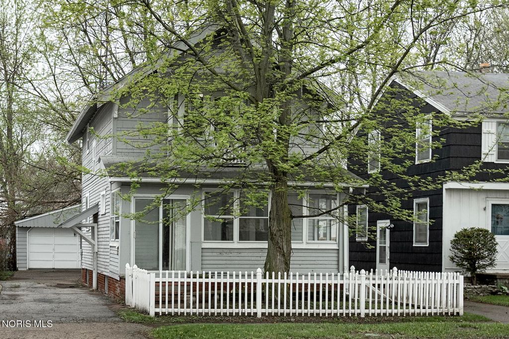 4211 Jackman Road, Toledo, OH 43612
