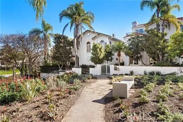 322 Jasmine Avenue, Corona Del Mar, CA 92625