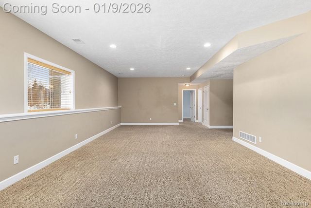 3580 Westhampton Court Ne, Grand Rapids Charter Township, MI 49546