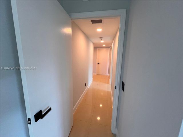 14951 Royal Oaks Ln 401, North Miami, FL 33181