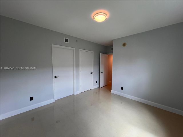 14951 Royal Oaks Ln 401, North Miami, FL 33181