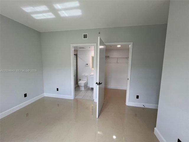 14951 Royal Oaks Ln 401, North Miami, FL 33181