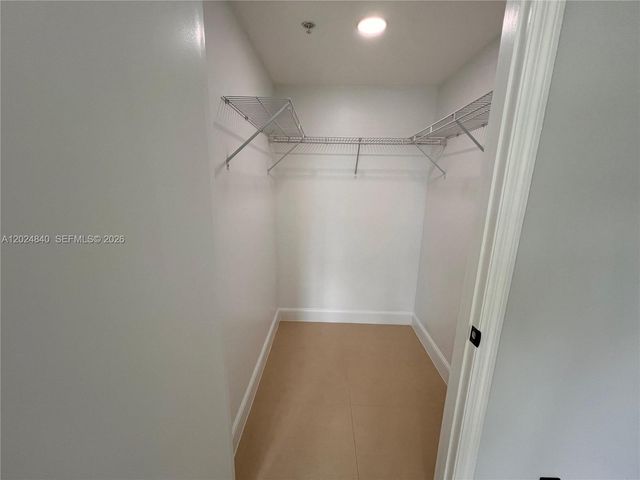 14951 Royal Oaks Ln 401, North Miami, FL 33181