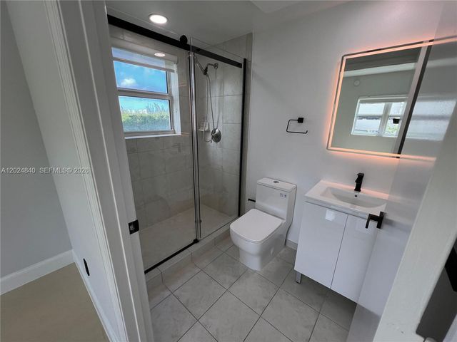 14951 Royal Oaks Ln 401, North Miami, FL 33181