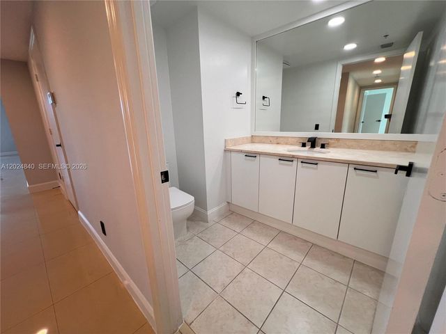 14951 Royal Oaks Ln 401, North Miami, FL 33181
