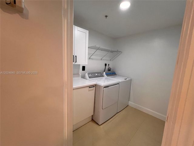 14951 Royal Oaks Ln 401, North Miami, FL 33181