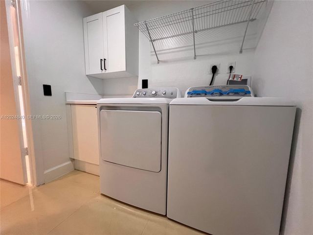 14951 Royal Oaks Ln 401, North Miami, FL 33181