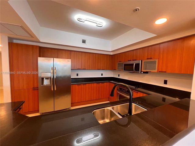 14951 Royal Oaks Ln 401, North Miami, FL 33181