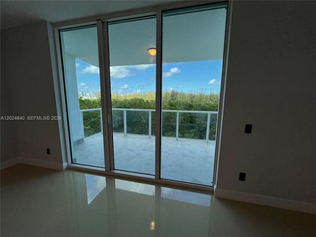 14951 Royal Oaks Ln 401, North Miami, FL 33181