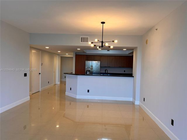 14951 Royal Oaks Ln 401, North Miami, FL 33181