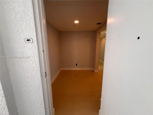 14951 Royal Oaks Ln 401, North Miami, FL 33181