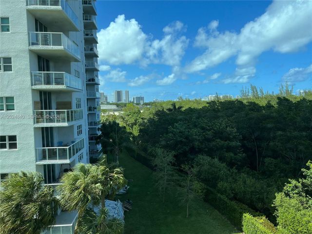 14951 Royal Oaks Ln 401, North Miami, FL 33181