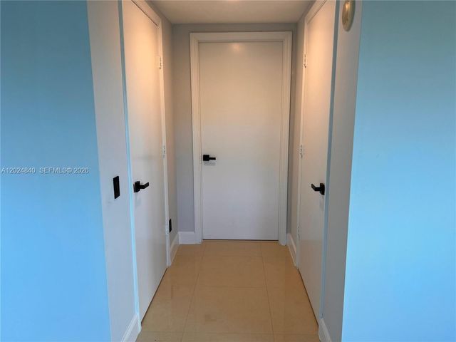 14951 Royal Oaks Ln 401, North Miami, FL 33181